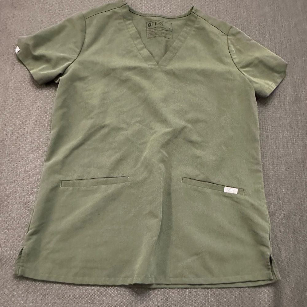 Figs 2 pocket scrub top. Size small